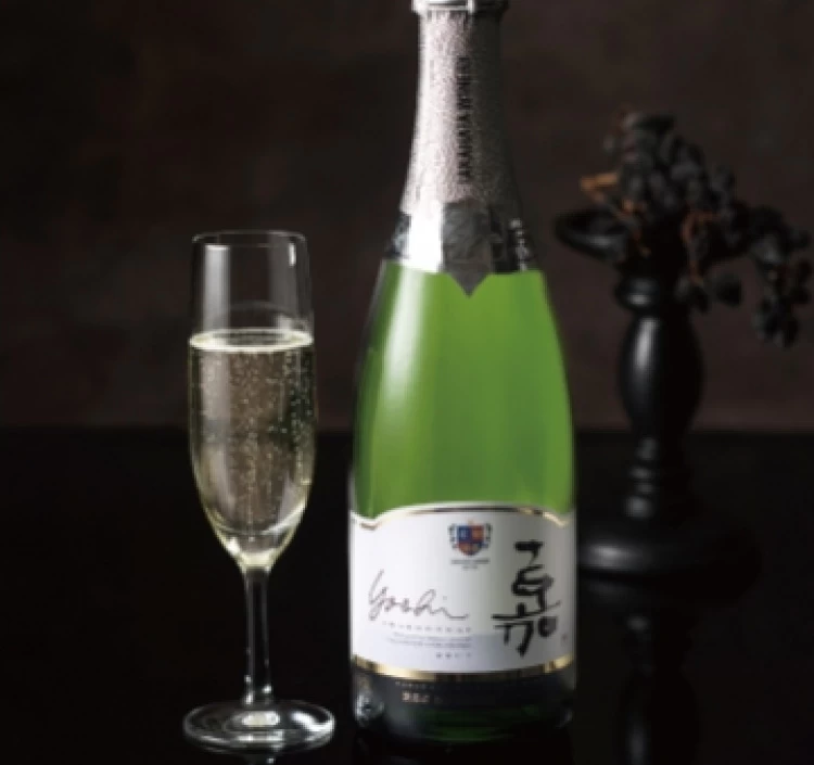 嘉-yoshi-スパークリング シャルドネ 750ml