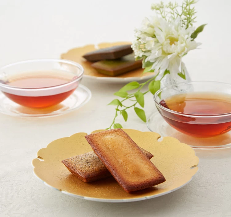 京菓心　「京薫（きょうくん）」　～一善やアソートギフト～　［京を贈るフィナンシェ味凛-薫りの調べ-4種アソートと干柿と胡桃と無花果のミルフィーユ］