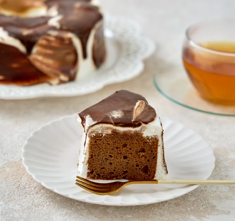 チョコレート・キャラメルシフォンケーキ（Half＆Half）