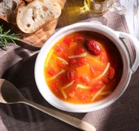 豚肉と赤い野菜の薬膳スープ サムネイル