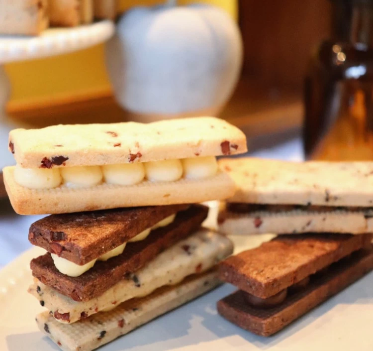 冷凍】バターサンドクッキーBOX 8個入り 4種アソート