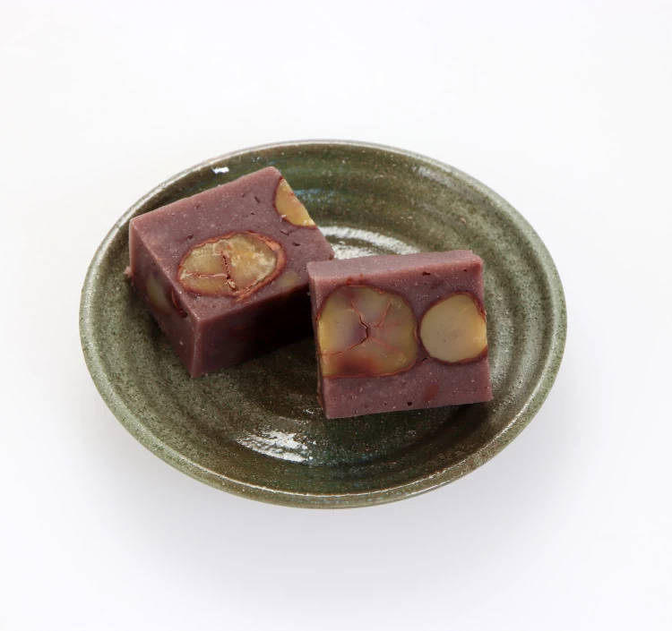 自然豊かな山間地で収穫した栗だけを使用