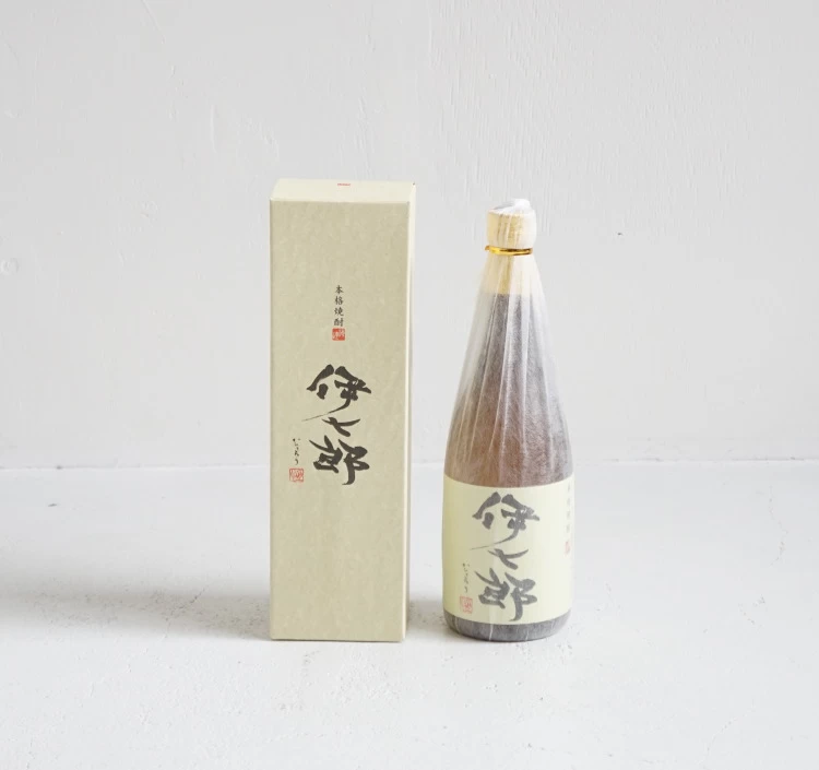 化粧箱つき】720ml×1〜2本 本格芋焼酎 伊七郎(いひちろう)＞｜焼酎をお取り寄せ・通販するなら【旅色】