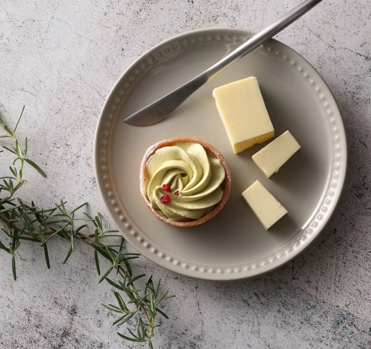 ボタニカルクリームタルト ピスタチオ&ラズベリー