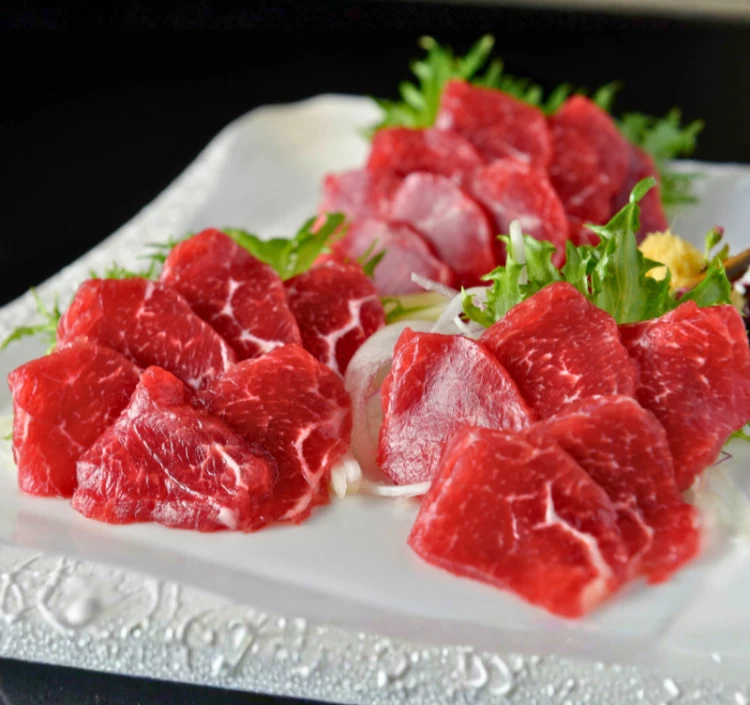 熊本鮮馬刺しスライス食べ比べ 4袋セット(赤身40g×2・霜降り40g×2)タレ付き