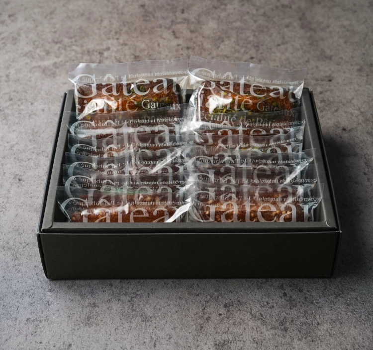 フィナンシェ(ナチュール)×4、フィナンシェ(ショコラ)×4、フィナンシェ(いちじく)×4