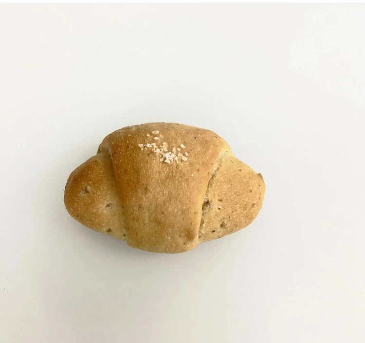 玄米ペースト塩バターロール