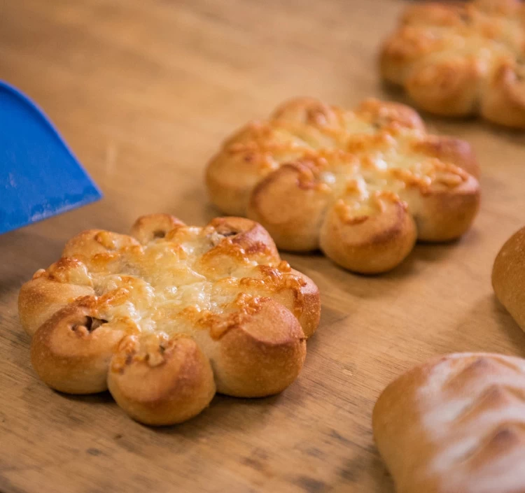 玄米ペーストくるみチーズぱん　8個セット