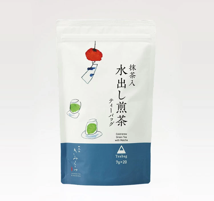 キッチンや収納棚にそのまま置けるスタンドパック。チャック付きで湿気を嫌う茶葉の保存も安心です。