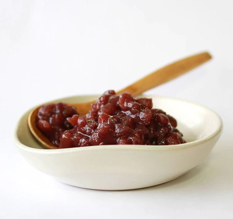 北海道産の粒がしっかりとした小豆