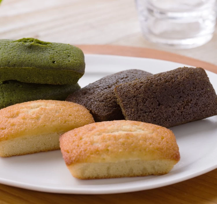 抹茶・ほうじ茶・プレーン 各2個入り