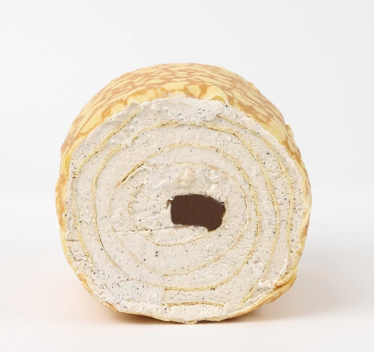 ミルクレープロール黒蜜わらび餅