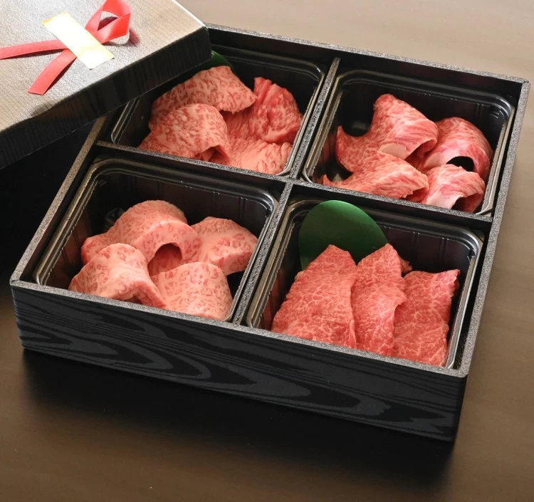 米沢牛4種焼肉詰合せ(冷凍)計280g(肩ロース、サーロイン、カルビ、赤身 各70g)化粧箱入