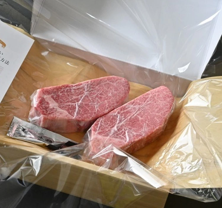 米沢牛特上ヒレステーキ 130g×4枚（冷凍）送料無料　化粧箱入