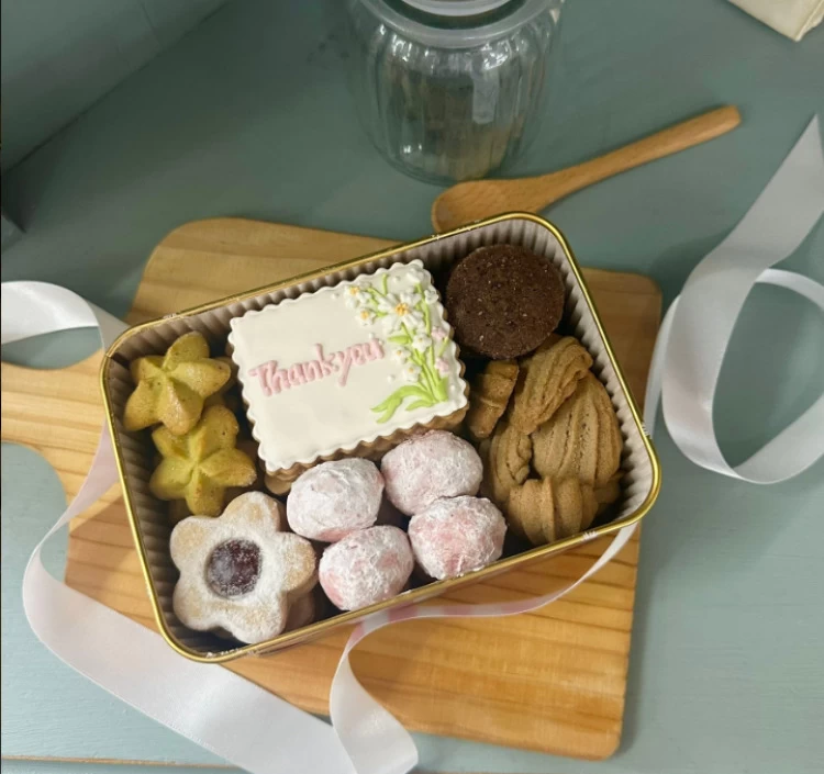 【メッセージ・名入れ】 BerryDECO オリジナルクッキー缶