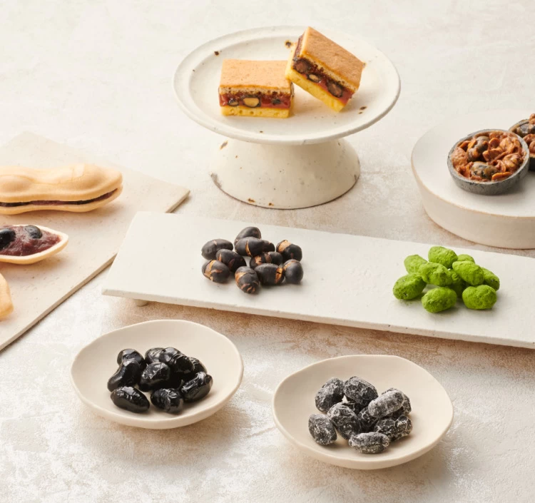 通年でご用意している黒まめ菓子をバランスよく詰合せました。