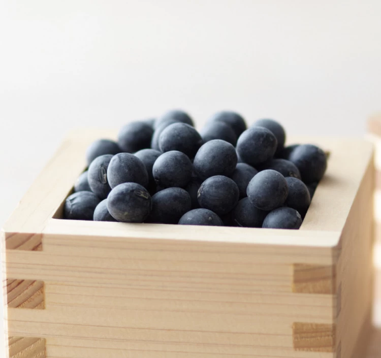 黒まめの王様「丹波黒大豆」を使用