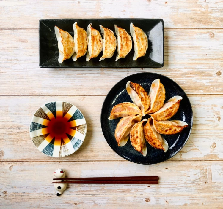 旨味たっぷり冷凍肉餃子　１袋（24粒入り）