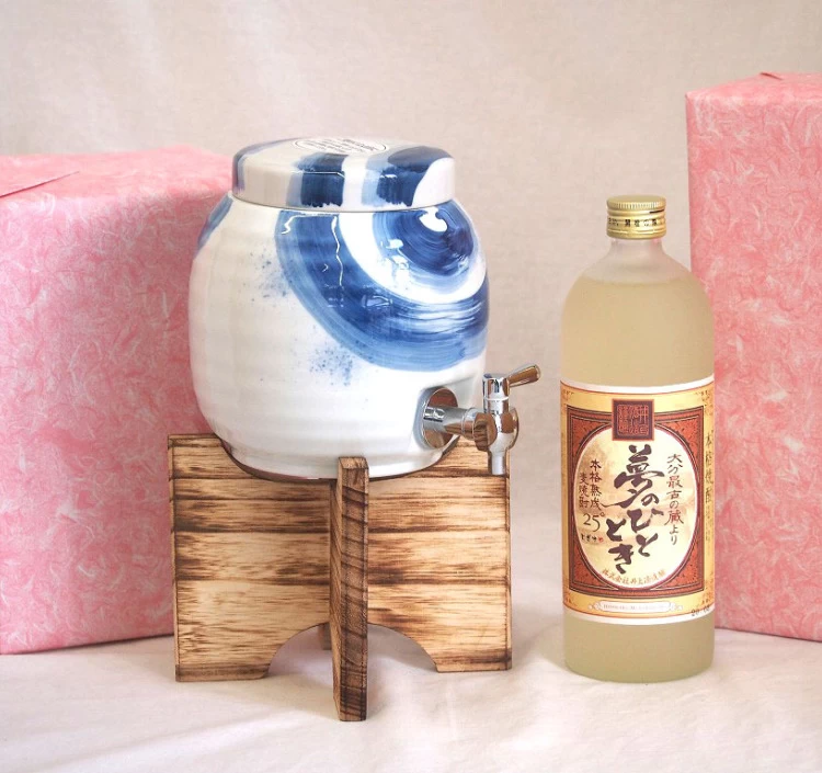 国産有田焼焼酎サーバーセット【井上酒造 本格熟成麦焼酎 夢のひととき (大分県) 720ml】