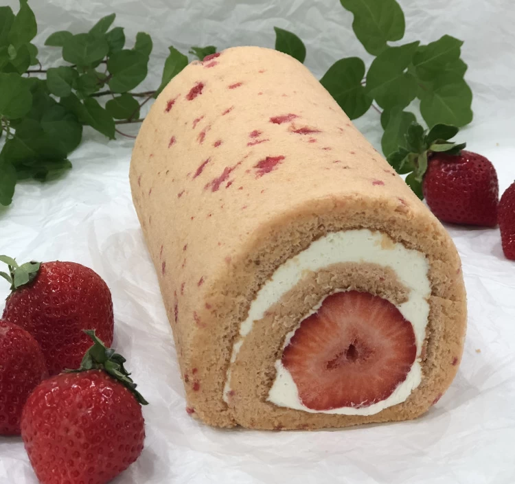 いちご苺ロールケーキ