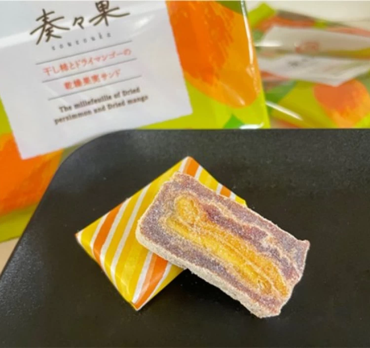 奏々果　干し柿とドライマンゴーの乾燥果実サンド