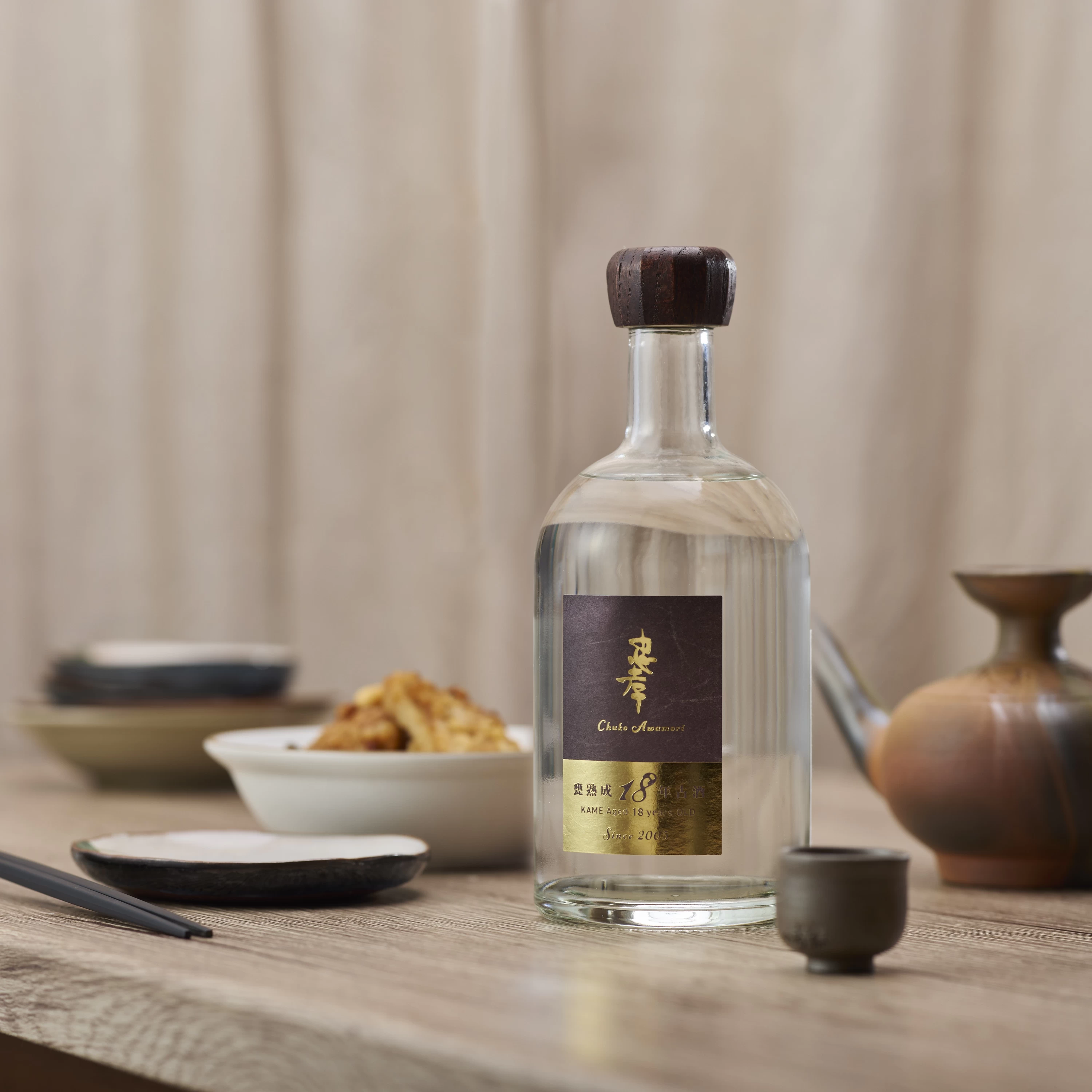 忠孝 甕熟成18年古酒40度500ml＞｜泡盛をお取り寄せ・通販するなら【旅色】