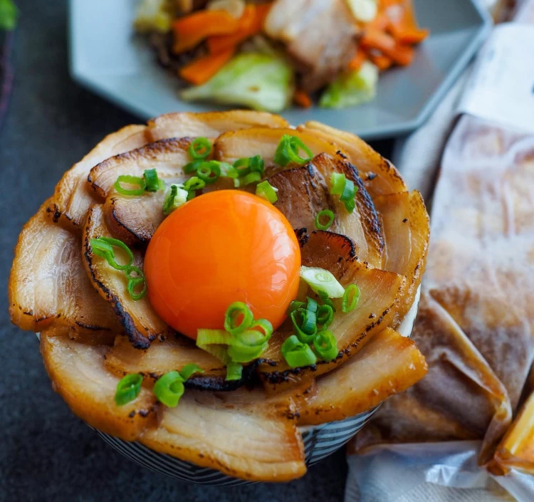 豚ばらつるし焼豚