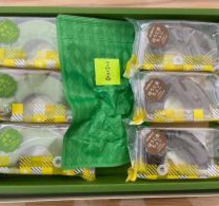 煎茶ちょこ、ほうじ茶ちょこバウムクーヘンと烏龍茶TBのセット