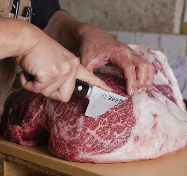 つやま山本精肉本店ベーコンモッツアレッラ