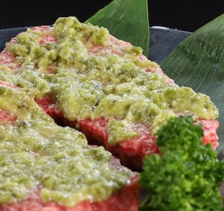 黒毛和牛 モモワサビ漬けステーキ　