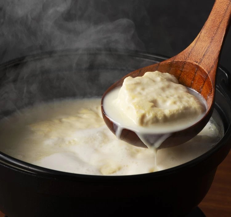 嬉野温泉湯どうふ「お試しセット」（豆腐1丁 / 調理水1袋 / ごまだれ / 柚子胡椒）