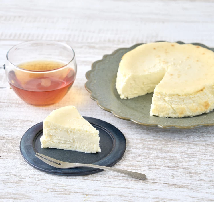芳醇な白いバスクチーズケーキ