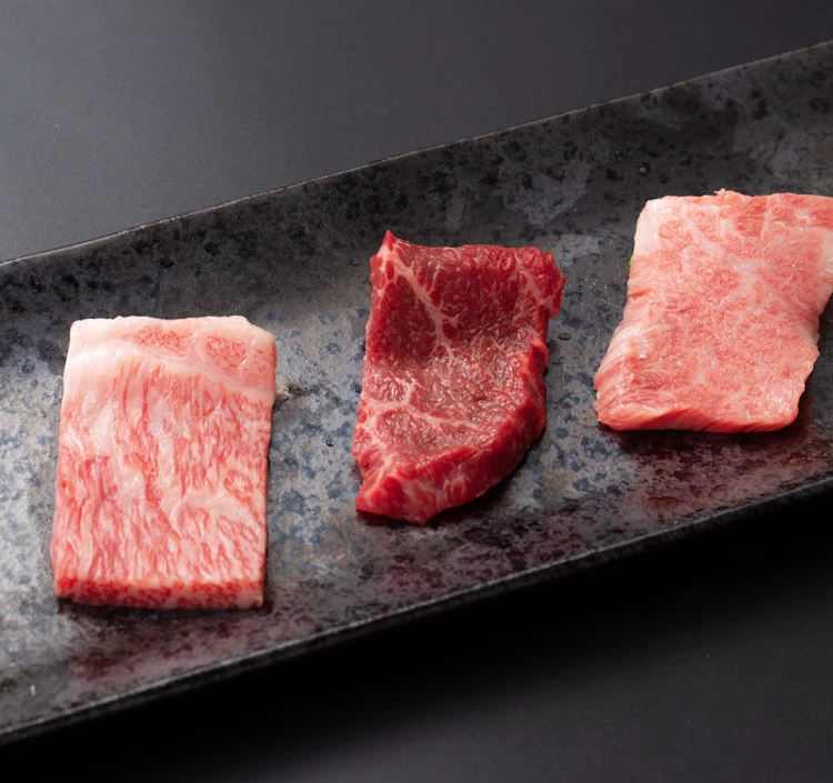 部位ごとの旨みを楽しめる焼肉セット