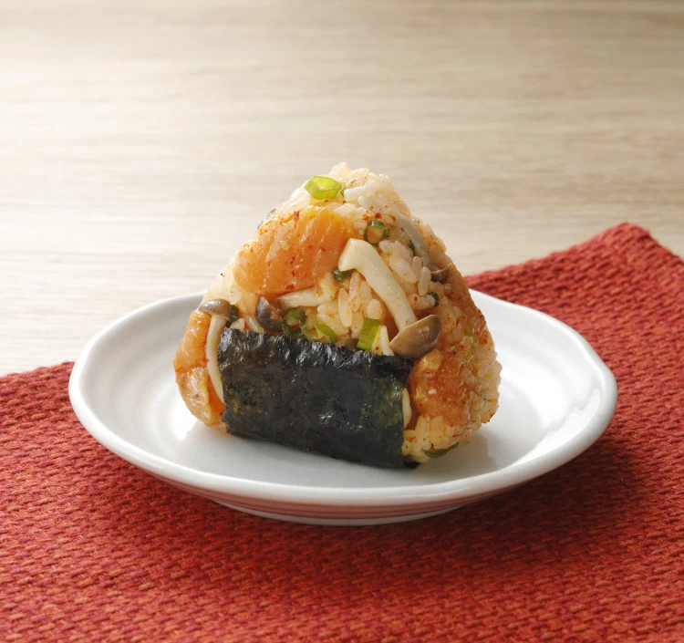 サーモンユッケ風      500g