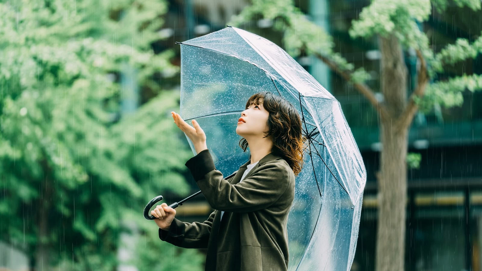 【アンケート調査】約7割が「雨の日旅行は避けたい」…それでも満足度が高かったスポット1位は？