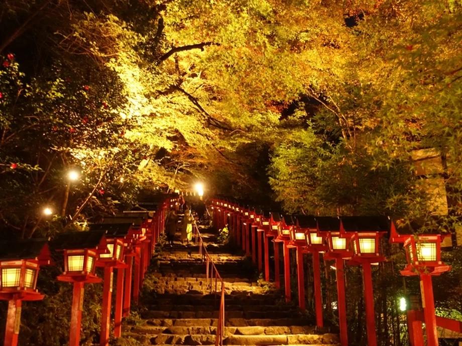 京の奥座敷・貴船もみじ灯篭【貴船神社ほか】