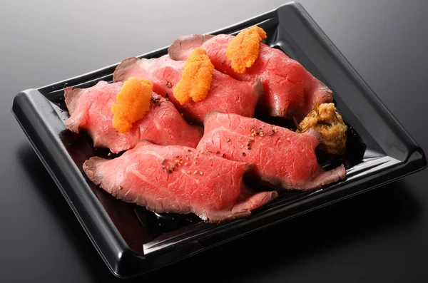 「金獅子精肉店」  道産牛の牛寿司食べ比べ