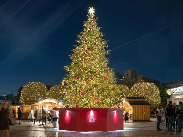  4年ぶりに恵比寿ガーデンプレイスのビッグツリーが復活「全長約10mのクリスマスツリー」 