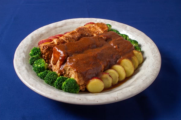 牛バラ肉のクリーム味噌煮込み