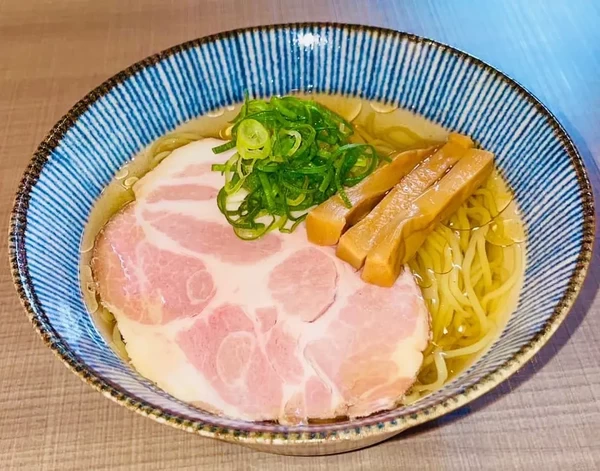 ＜静岡 沼津＞自家製麺　真 卓郎商店