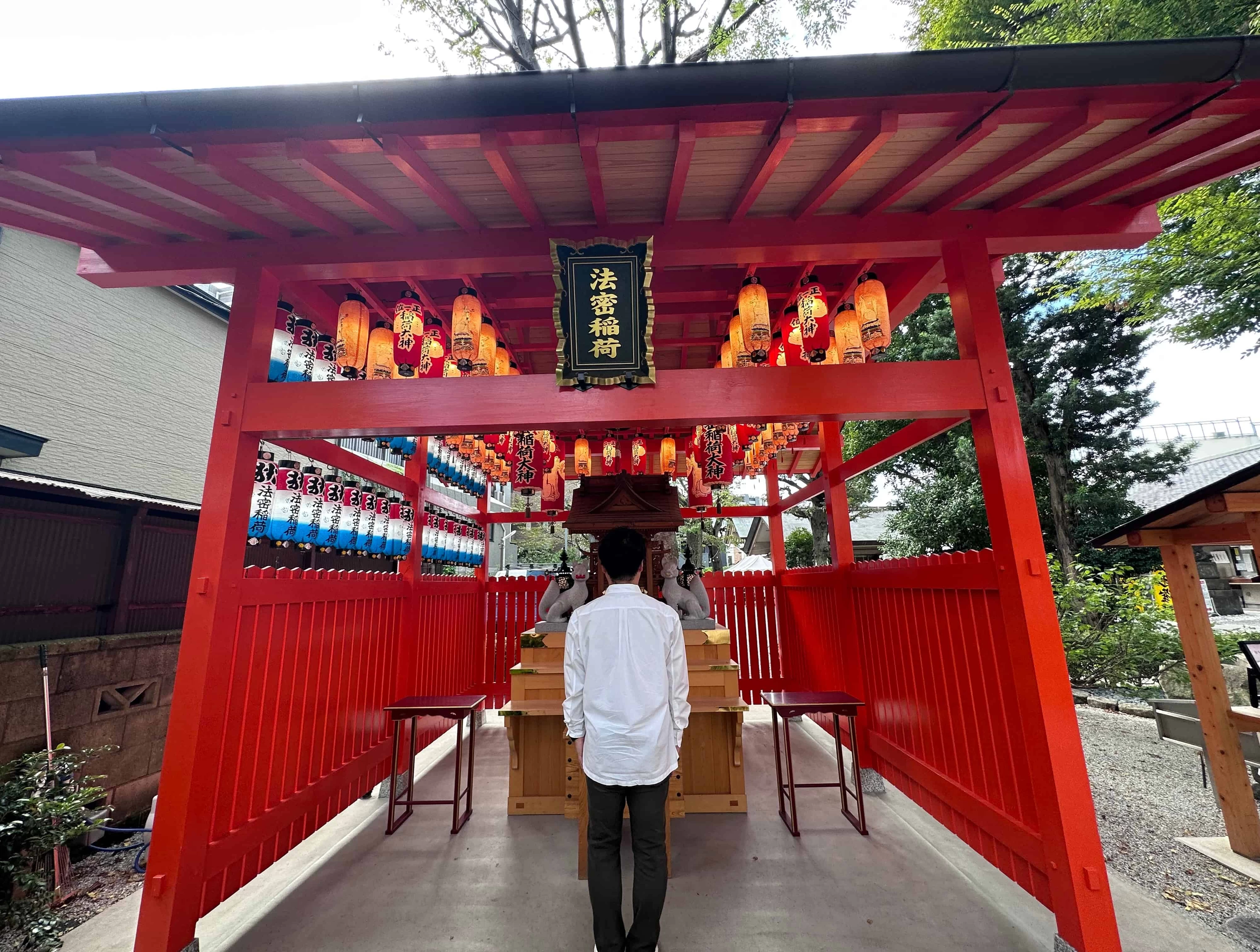 【蛇窪神社でお参り】都内の「白蛇日本三大聖地」の神社で金運・財運アップ祈願