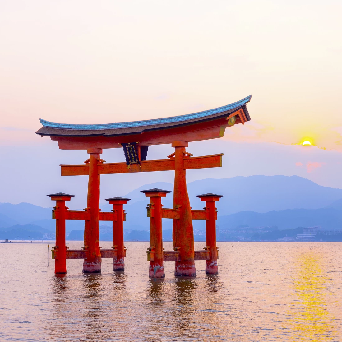 厳島神社のご利益を徹底調査！子宝や縁結びには絶大の効果あり？周辺観光スポット・グルメも紹介