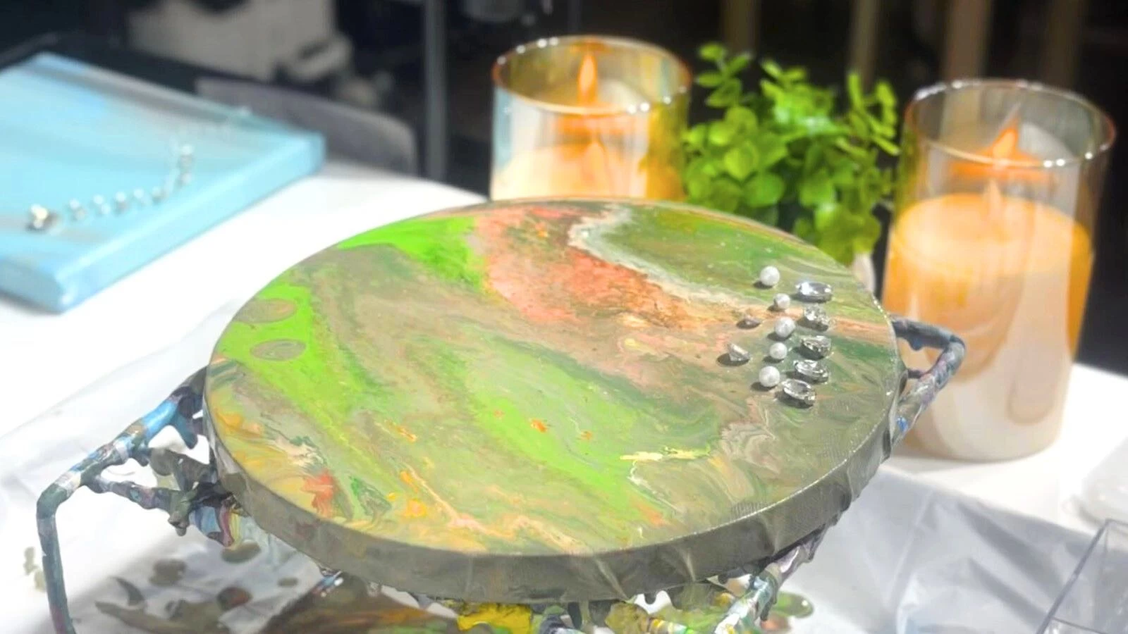 アート×音楽×カフェが融合する「アートアンドカフェ」｜初心者でも楽しめる茶器の絵付けとたらし込みアート体験レポ