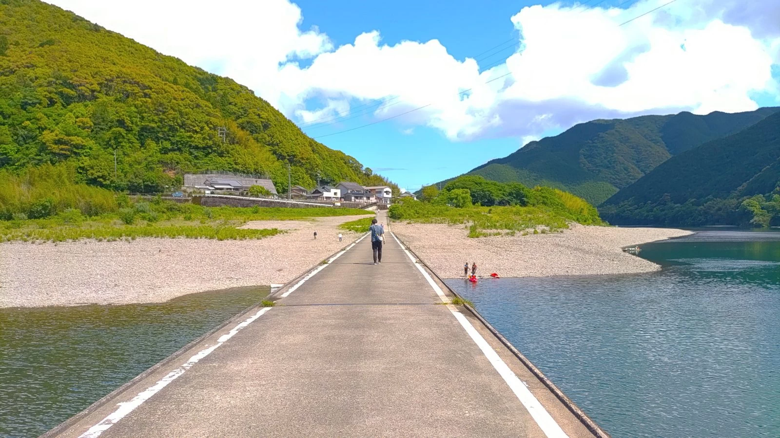 絶景に感動! 四万十川のほとりで地元の味を堪能するホテルステイ