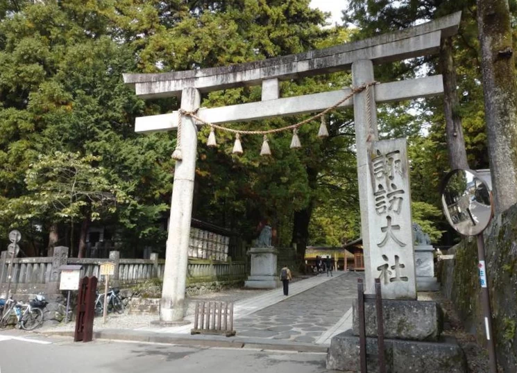 【信州しもすわ温泉 ぎん月】ゆるりとしたまち散策にぴったり。歴史文化が息づく下諏訪を1泊2日で巡ってみた