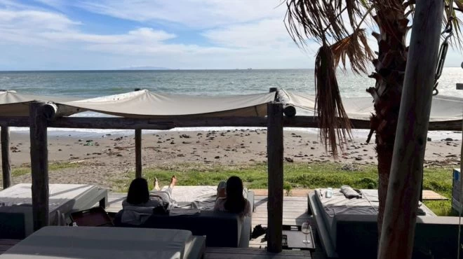 「Motona Beach Club」のおしゃれなカバナで海外リゾート気分に浸る！ 大人女子のための極上日帰りリゾート旅【千葉・鋸南町】
