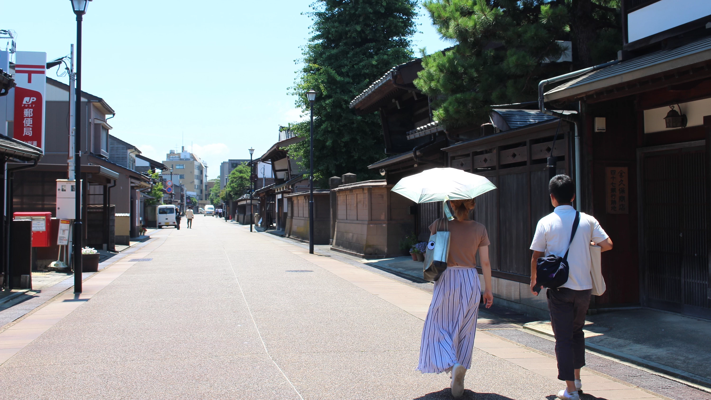 【富山・岩瀬】桝田酒造当主と歩く美酒と美食の町!ゆったりお散歩観光したい町並み