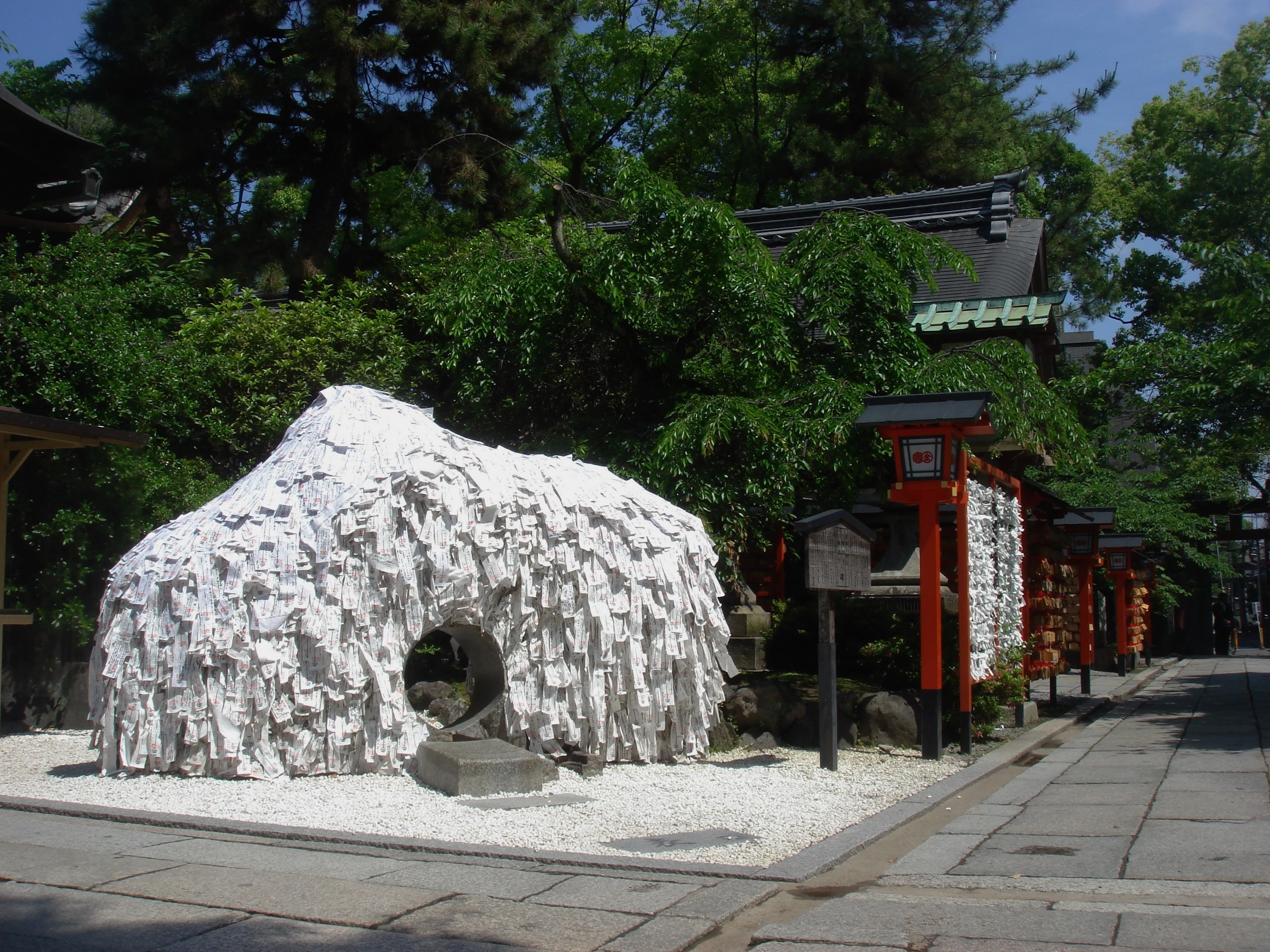 全国】縁切りに効果絶大の神社やお寺＆待ち受け18選！参拝時の注意点も解説