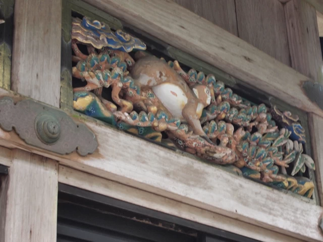 日光東照宮『三猿』の意味や歴史を紹介！修復で顔が変わった？