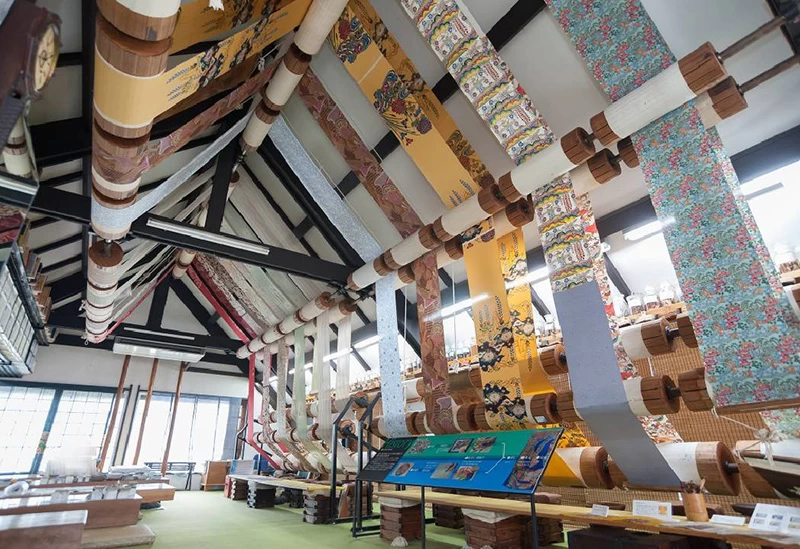 沖縄で行きたいおすすめのお土産店12選｜泡盛・香水・琉球ガラス